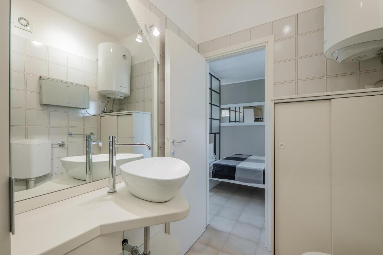 Casa Lugana 9 - Monolocale Con Piscina Fronte Lago Sirmione Dış mekan fotoğraf